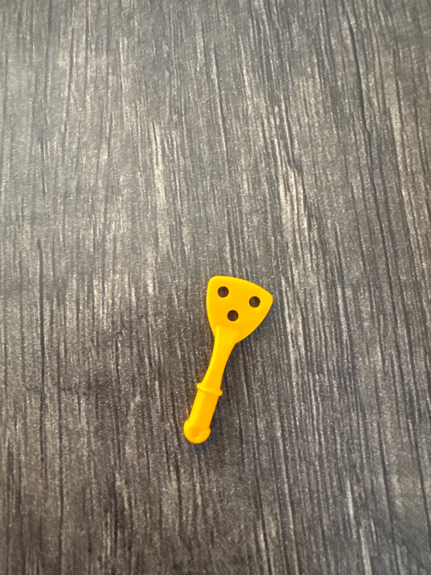 Friends Accessories Spatula with Holes bright light orange