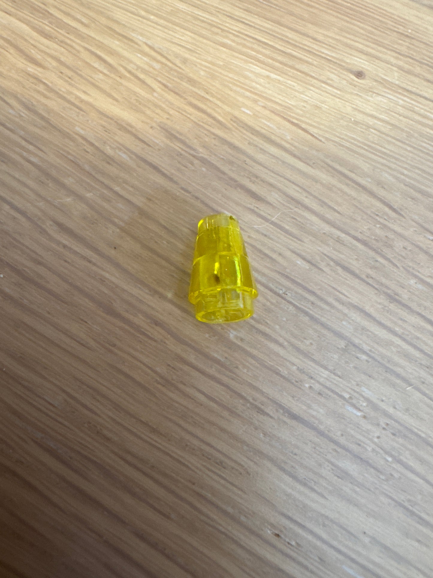 Cone 1 x 1 with Top Groove trans-yellow