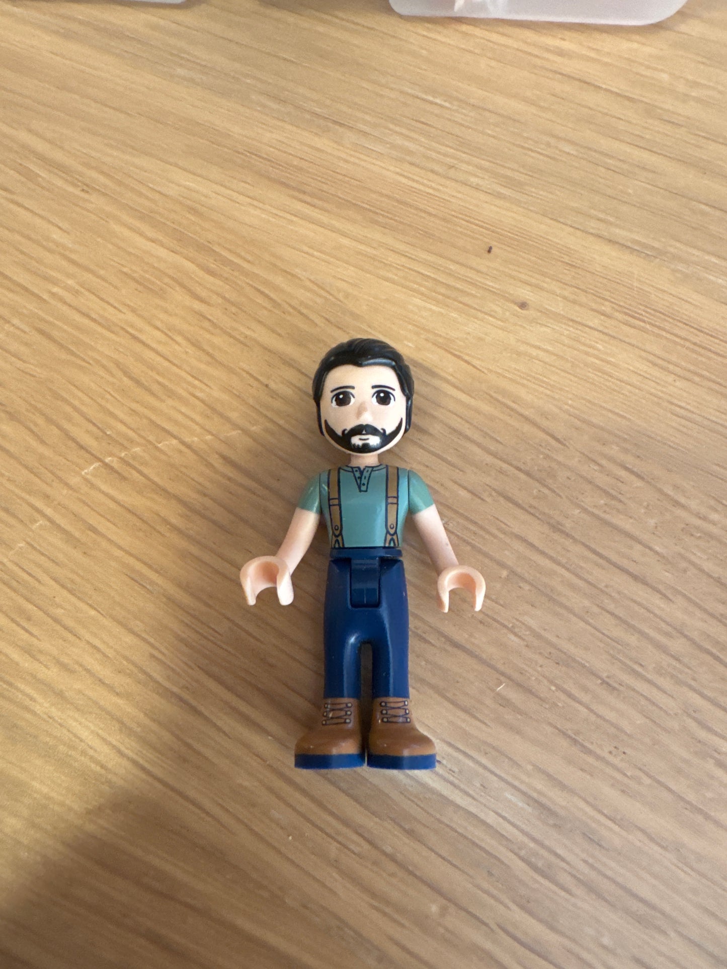 Friends Steve - Dark Blue Pants, Sand Green Top