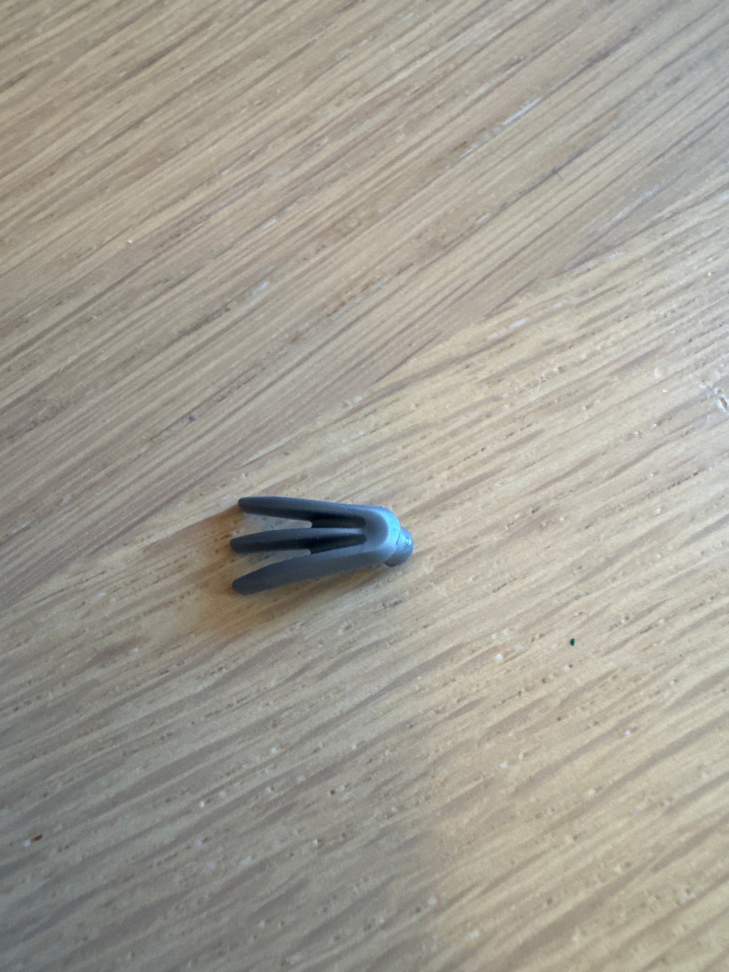 Minifigure, Weapon Bladed Claw, Spread flat silver