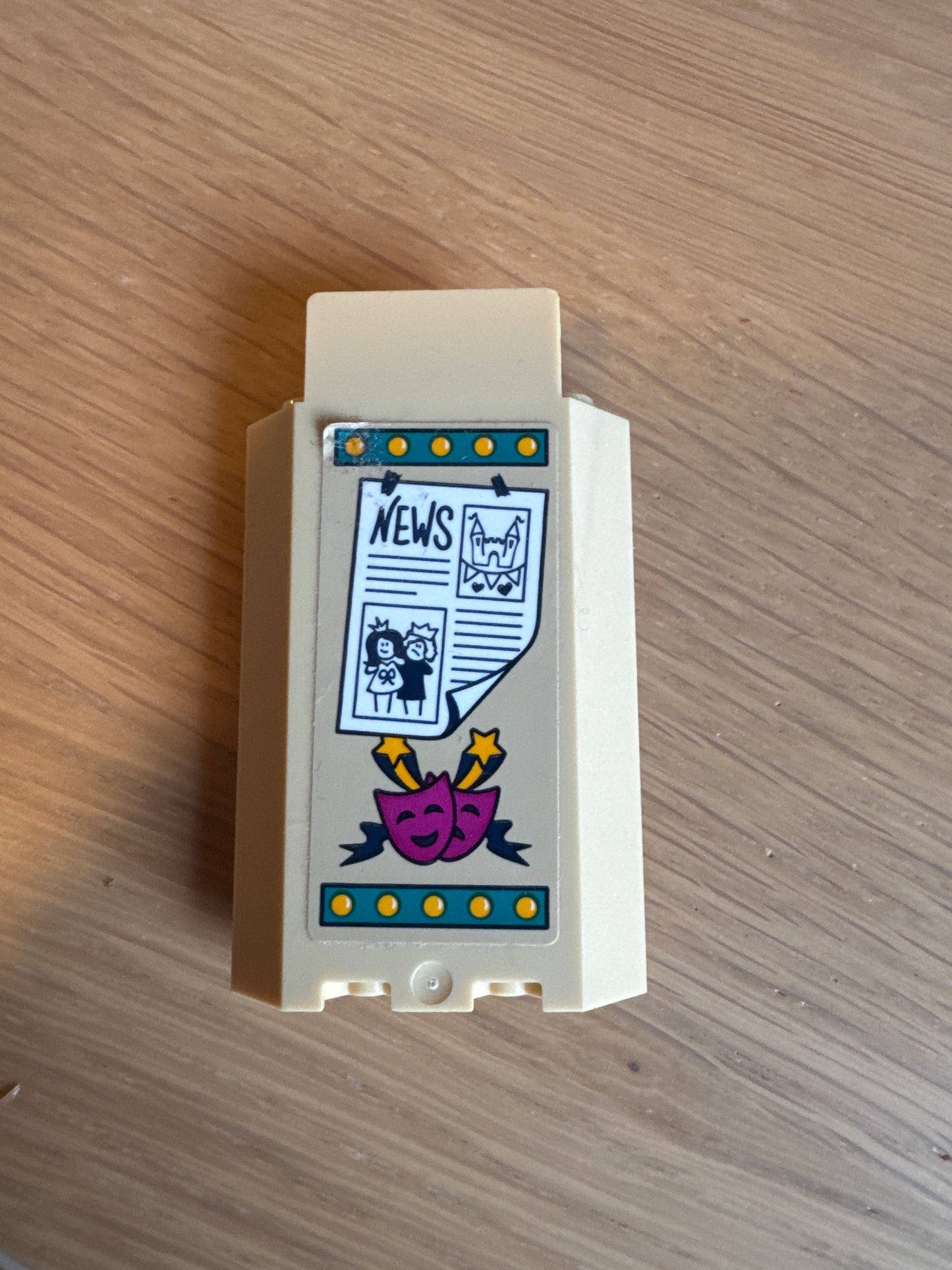 Panel 3 x 3 x 6 Corner Wall without Bottom Indentations with News Poster, Tragedy/Comedy Theater Masks and Stars Pattern (Sticker) - Set 41334