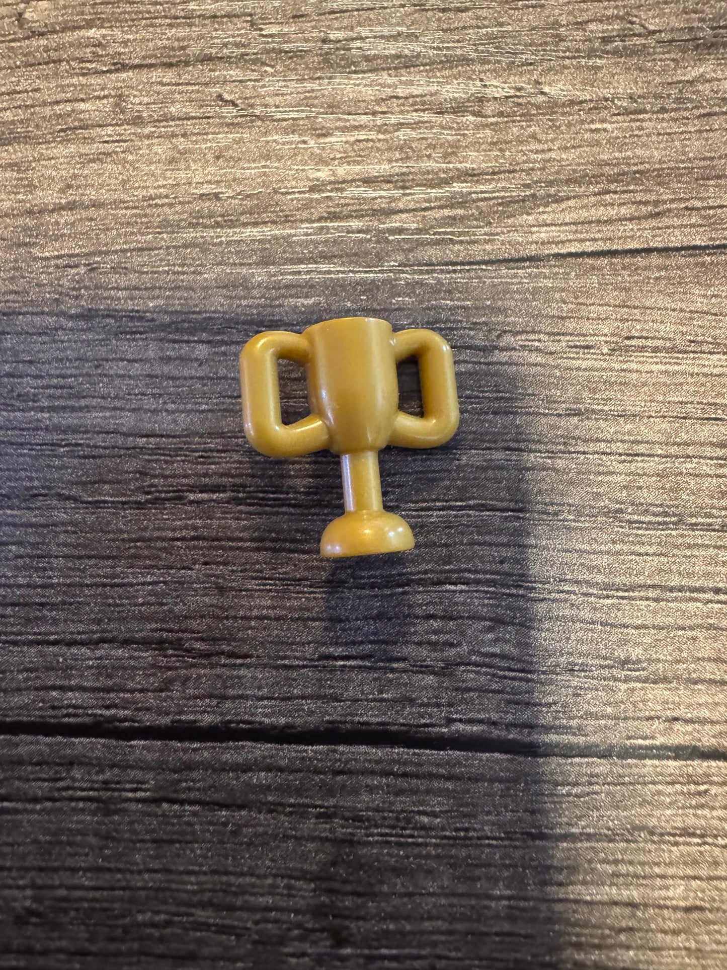 Trophy cup small pearl gold