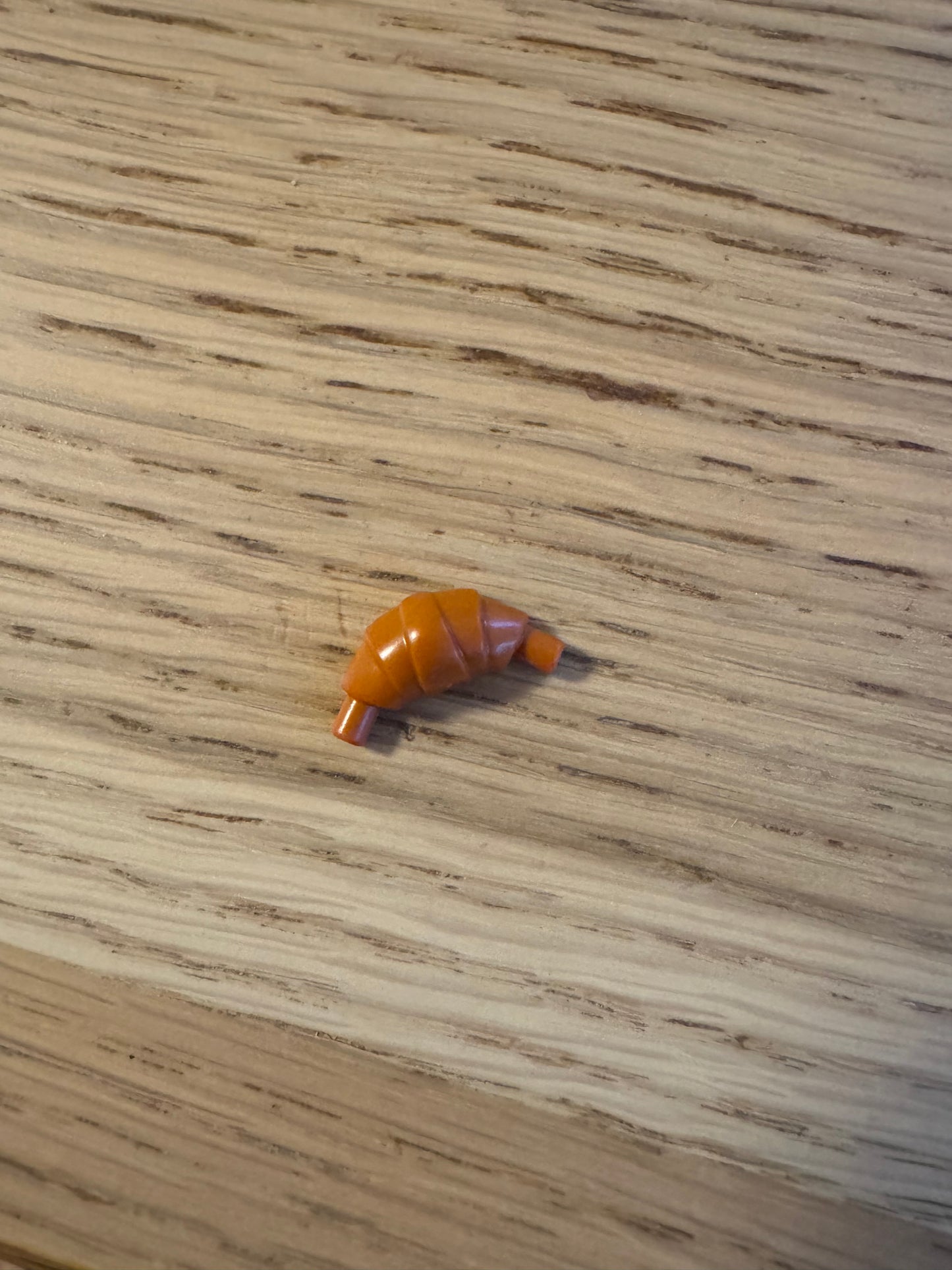 Croissant with flat ends