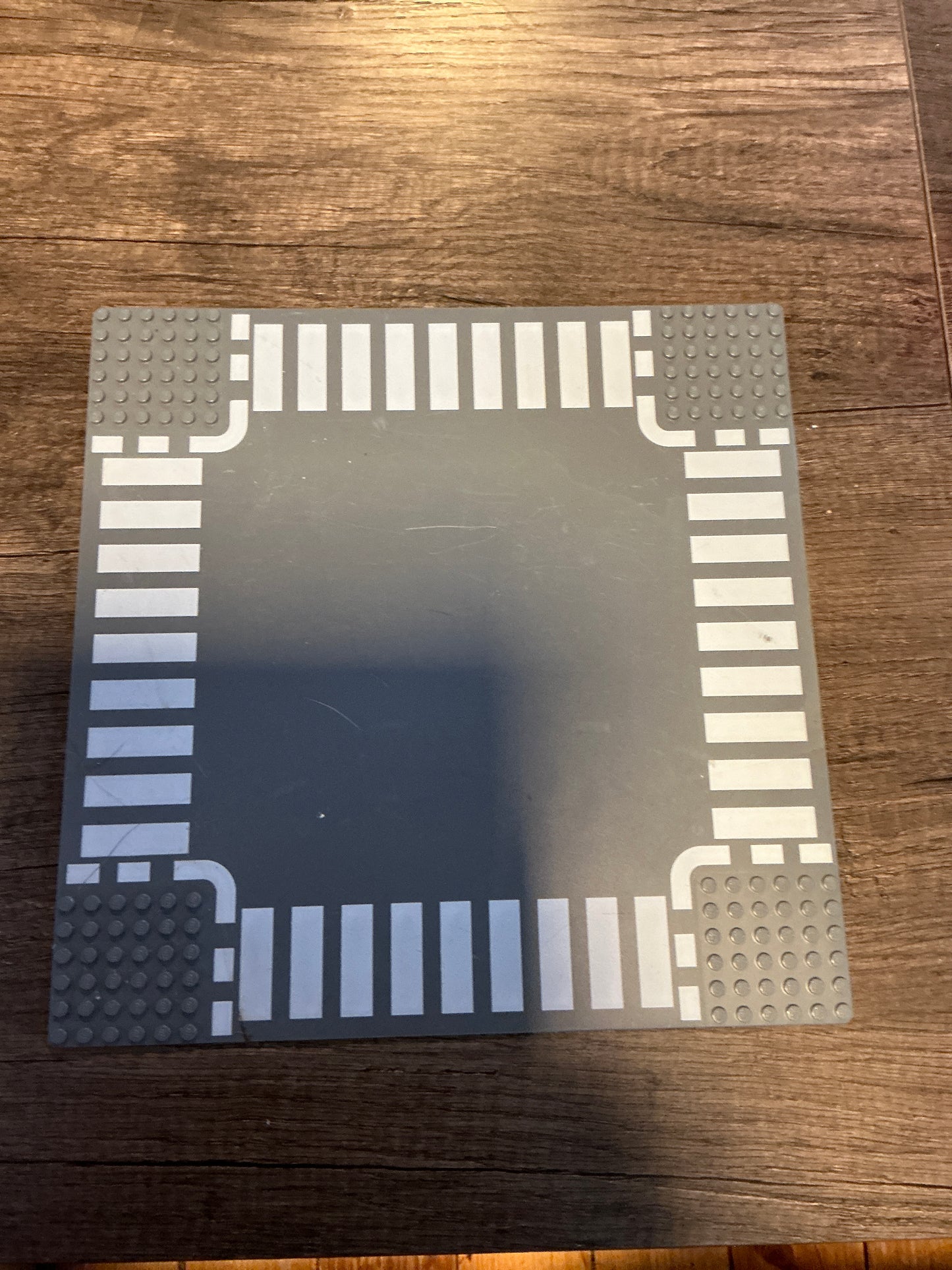 Baseplate, Road 32 x 32 6-Stud Crossroad with White Dashed Lines and Crosswalks Pattern