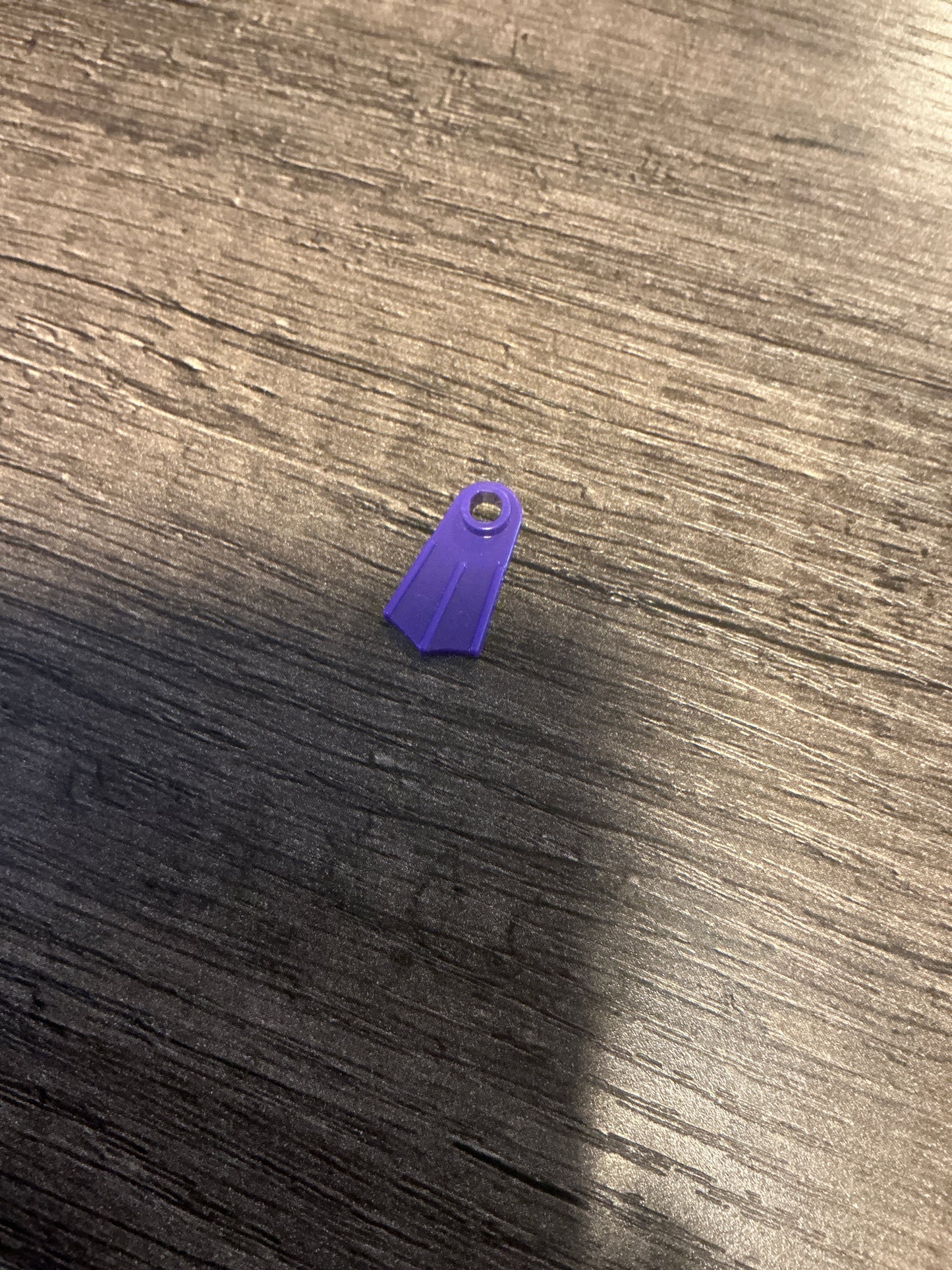 Minifigure, utensil basket - flexible rubber dark purple