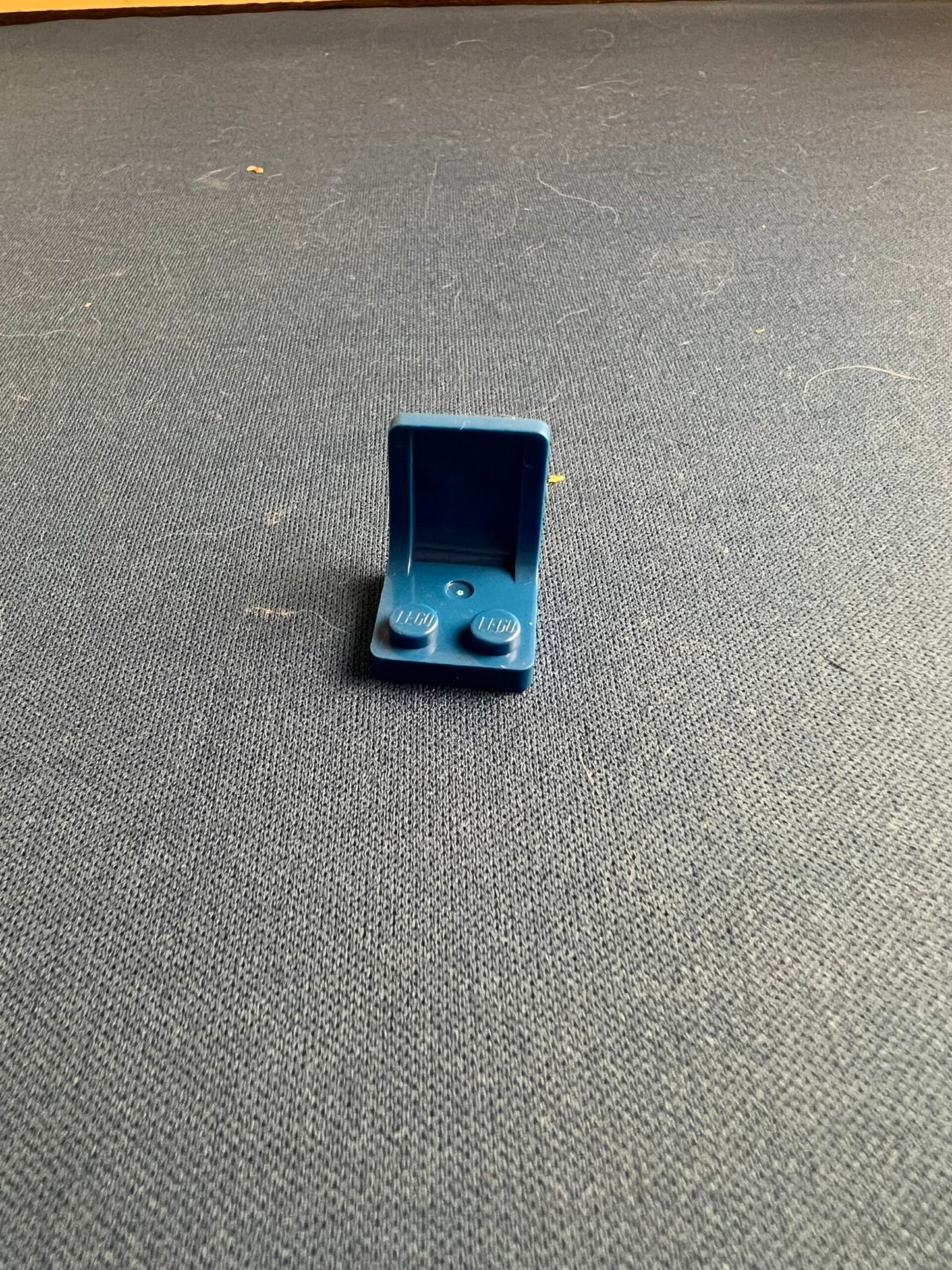 LEGO Sear 2 x 2 without Sprue Mark in Seat Blue