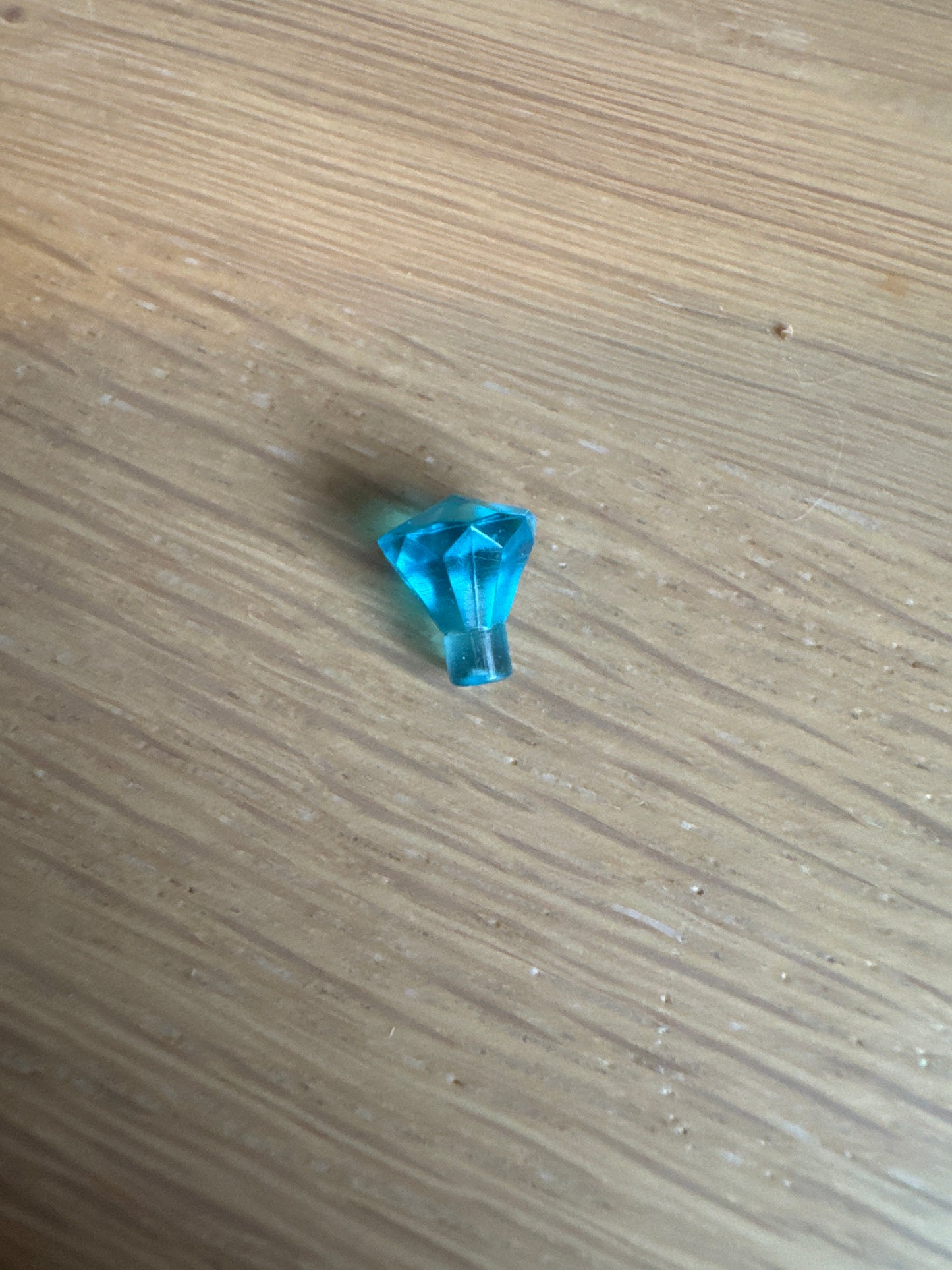 Rock 1 x 1 Jewel 24 Facet trans- light blue