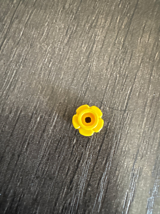 Plate, Round 1 x 1 with Flower Edge (5 Petals) bright light yellow