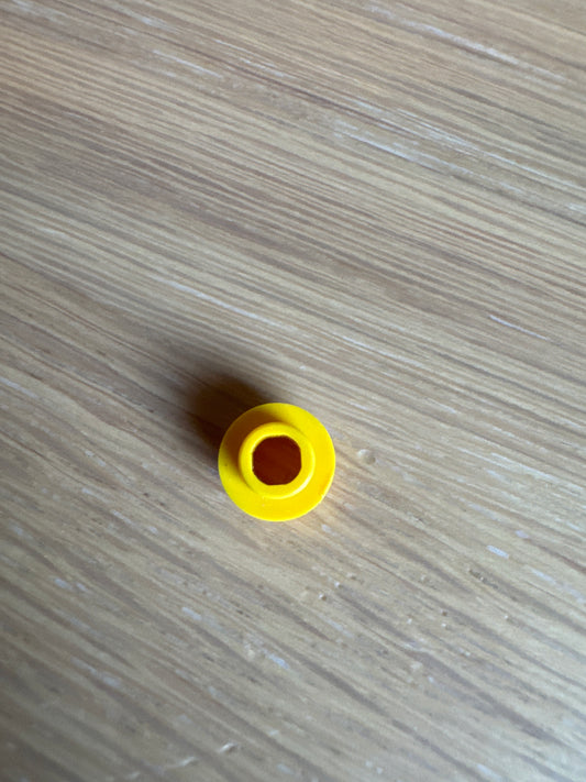Plate, Round 1 x 1 with Open Stud yellow