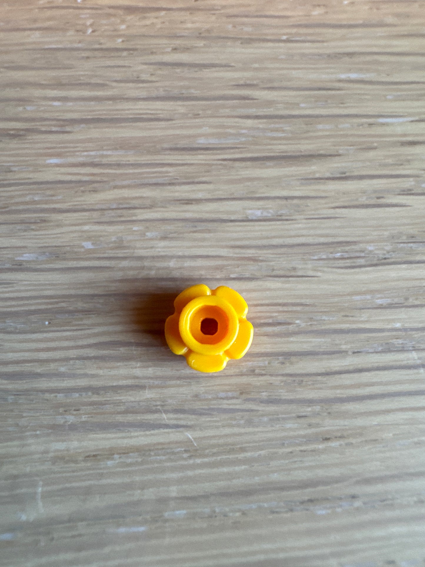 Plate, Round 1 x 1 with Flower Edge (5 Petals) bright light orange