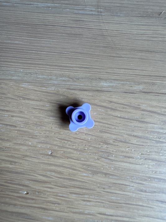 Plate, Round 1 x 1 with Flower Edge (4 Knobs / Petals) lavendel
