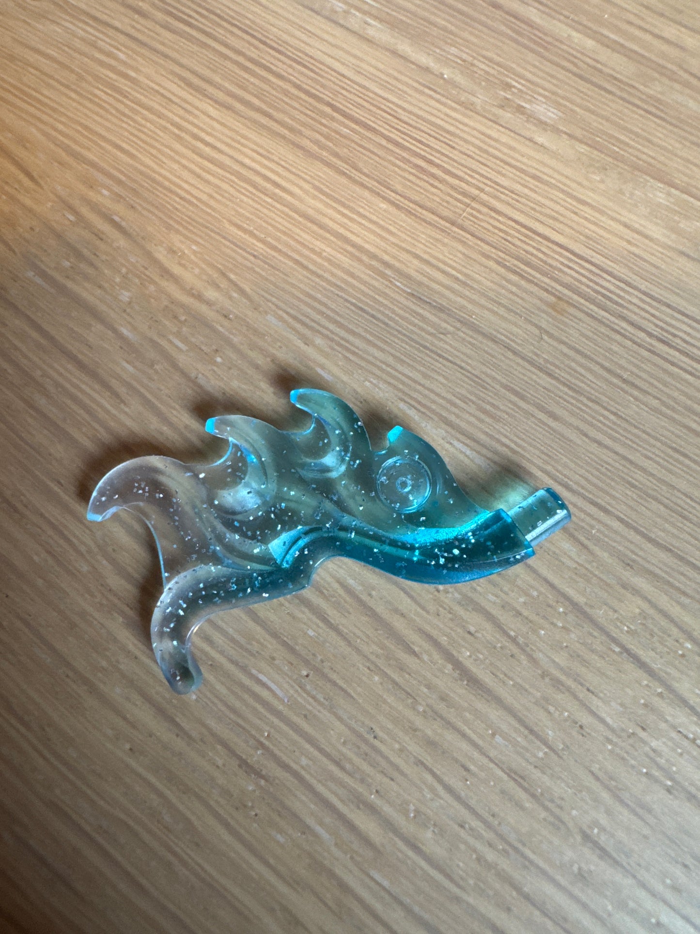 Wave Rounded Curved Wing with Bar End (Flame) with Marbled Glitter Trans-Clear Pattern glitter trans- light blue