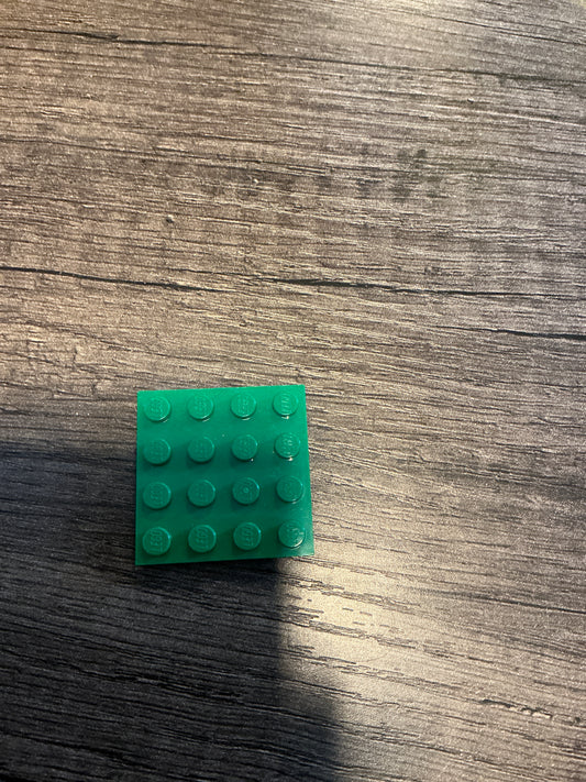 Plate 4 x 4 green