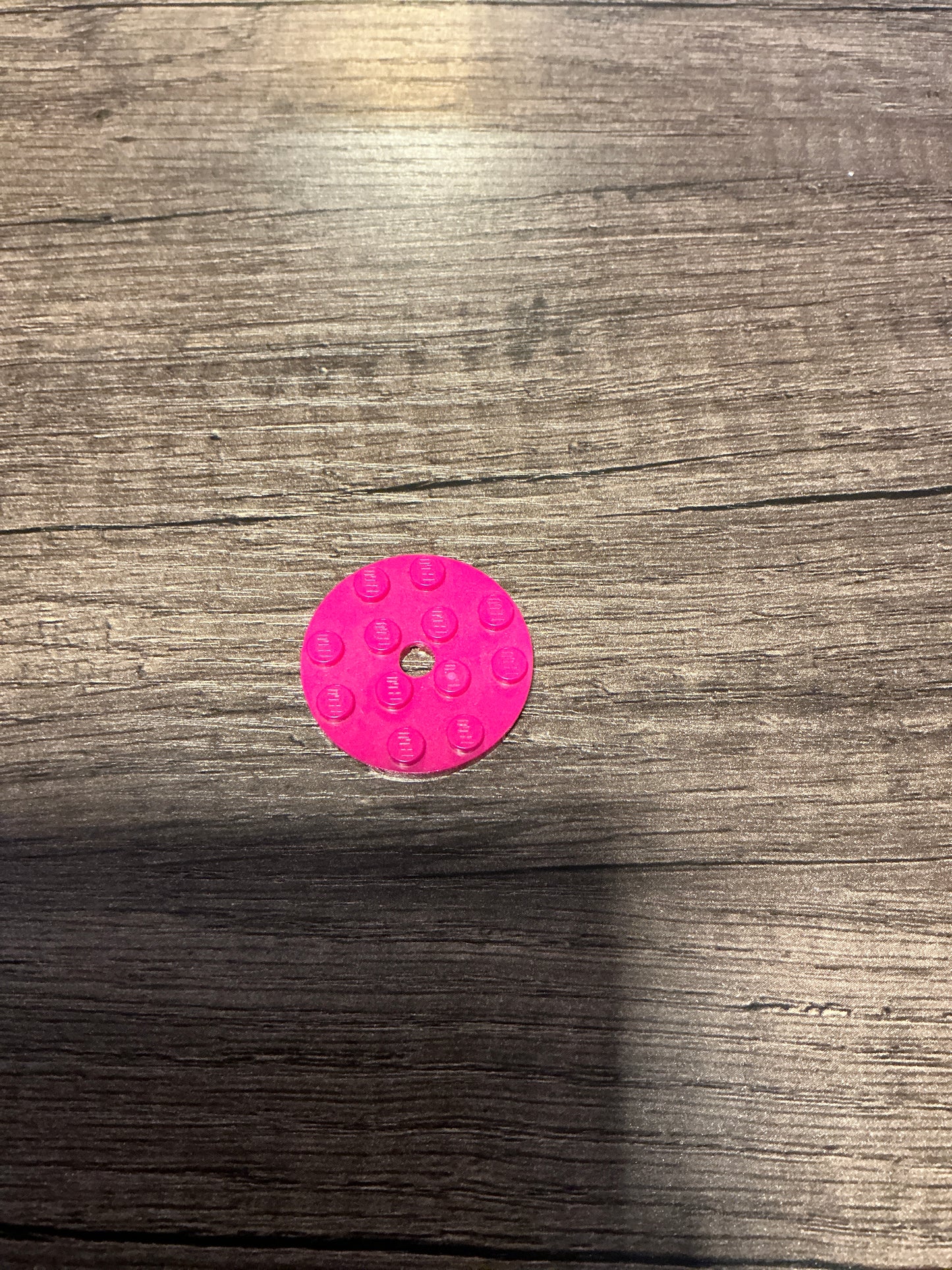 Plate, Round 6 x 6 with Hole dark pink