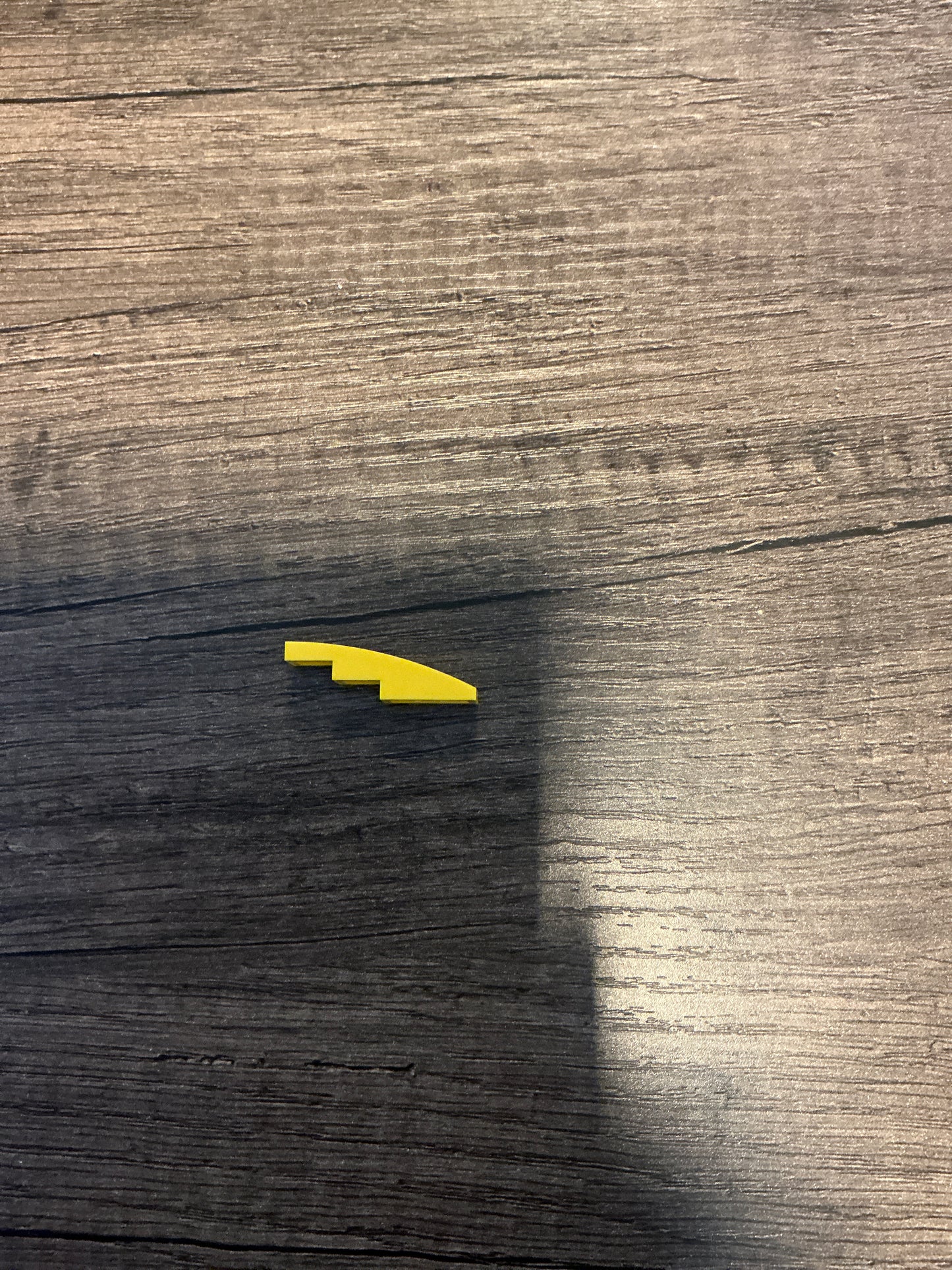 Slope, Curved 4 x 1 yellow