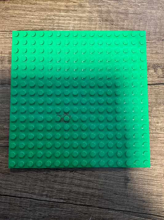 Plate 16 x 16 green