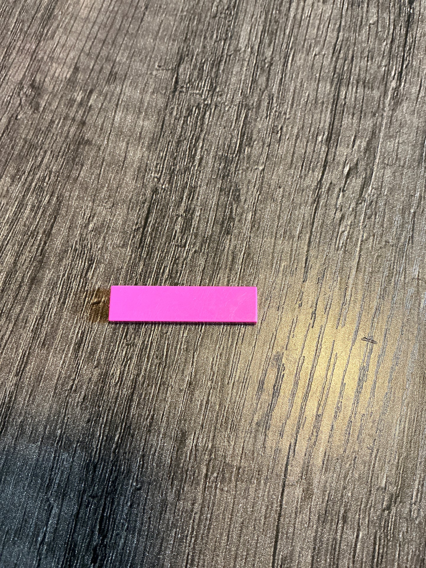 Tile 1 x 4 dark pink